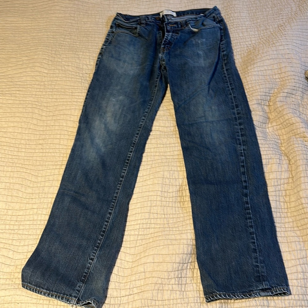 Relaxed fit J Crew jeans 32x34